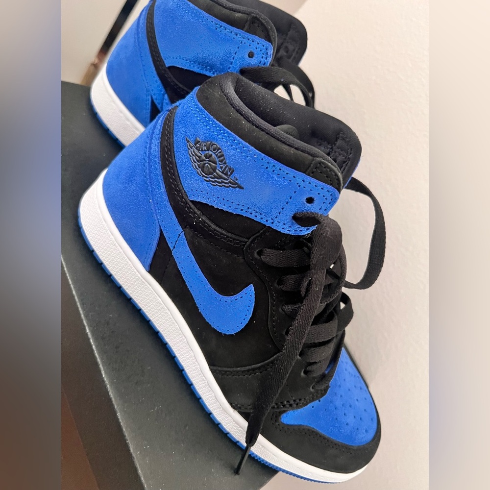 Blue and Black High-Top Sneakers Jordan Ones Retro Royal suede - almost new